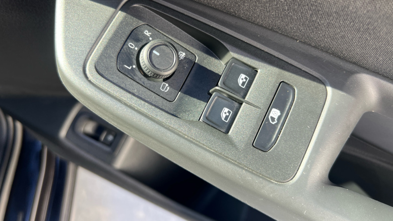 Ford Transit Connect 250 L2 Petrol 1.5 EcoBoost PHEV 150 Limited Van Auto